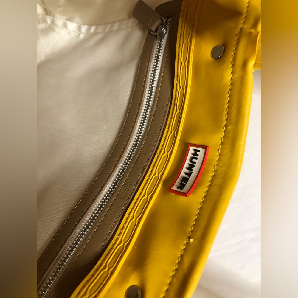 Hunter Yellow Rubber Tote - Picture 12 of 16